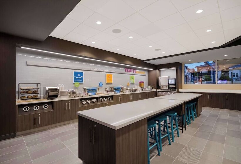 هتل Tru By Hilton Destin