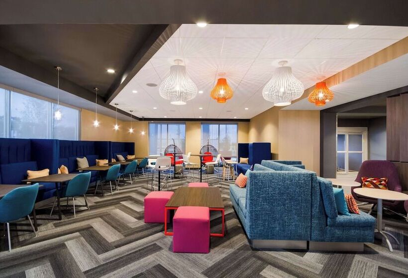 هتل Tru By Hilton Destin