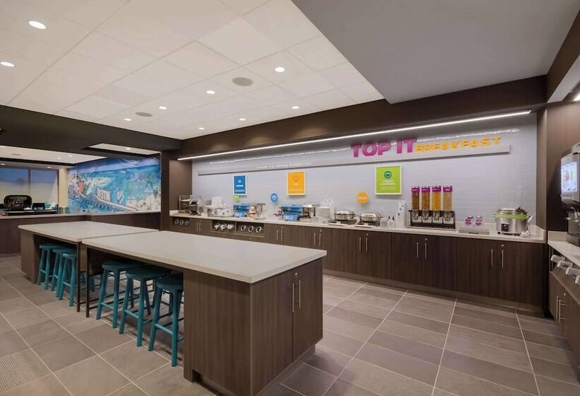 هتل Tru By Hilton Destin