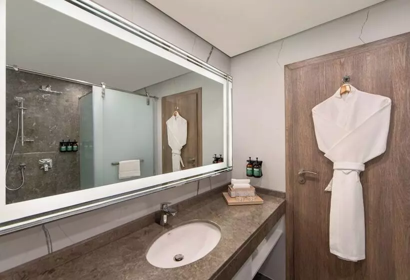 هتل Voco Dubai The Palm, An Ihg