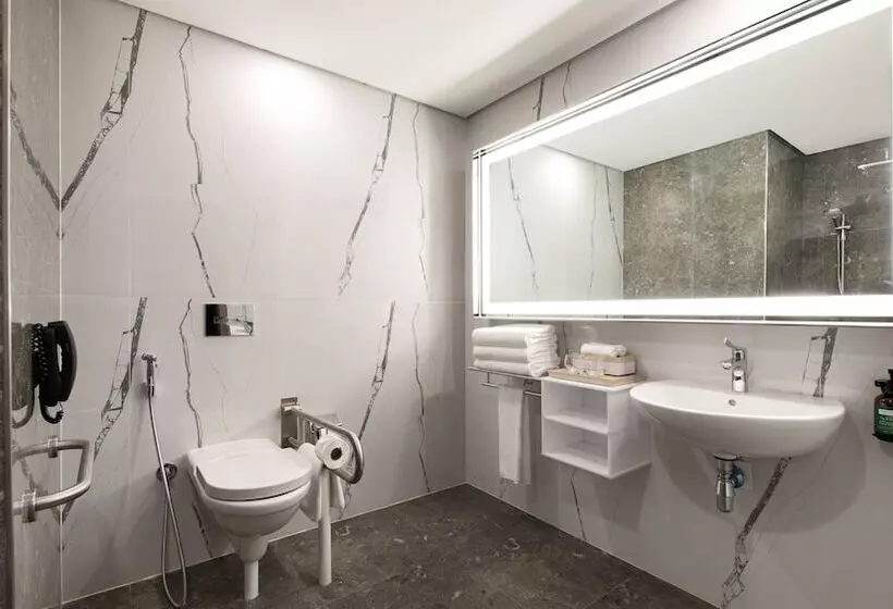 هتل Voco Dubai The Palm, An Ihg