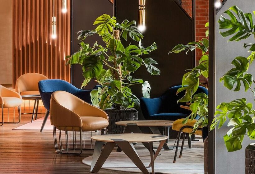 Отель Voco Dubai The Palm, An Ihg