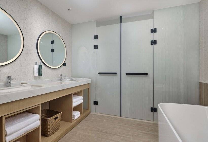 בית מלון כפרי Hilton Garden Inn Zhuhai Jinan University