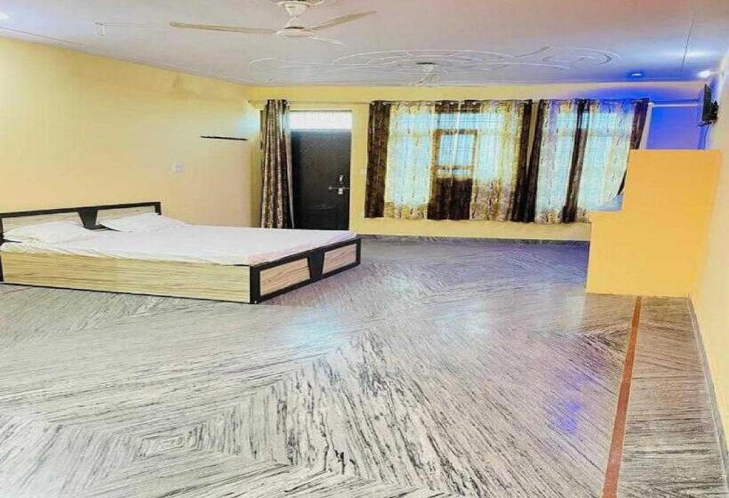 هتل Oyo 70047 Apna And Restaurant