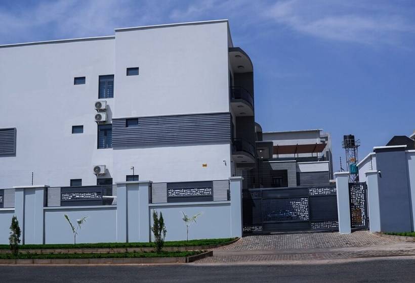 هتل Solace Suits & Homes