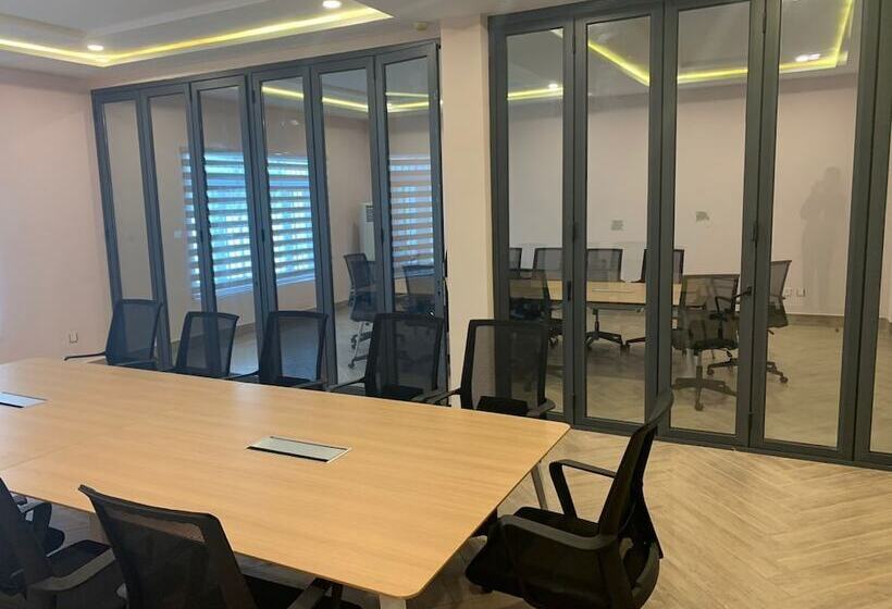 هتل Solace Suits & Homes