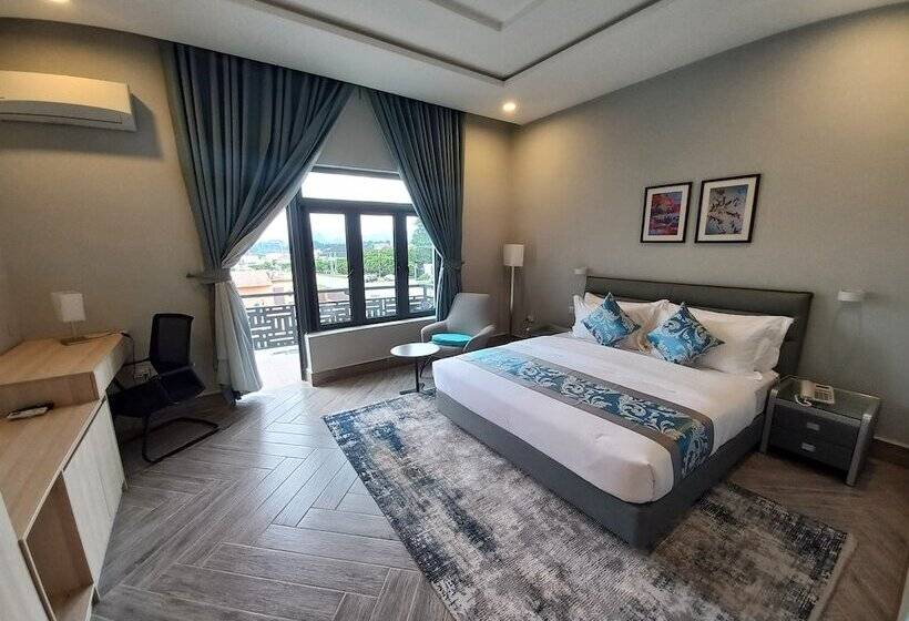 هتل Solace Suits & Homes