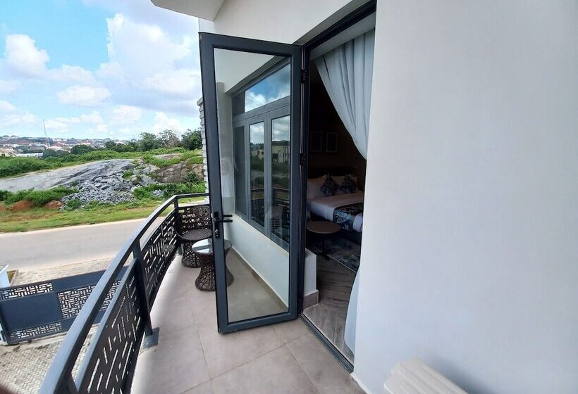 هتل Solace Suits & Homes