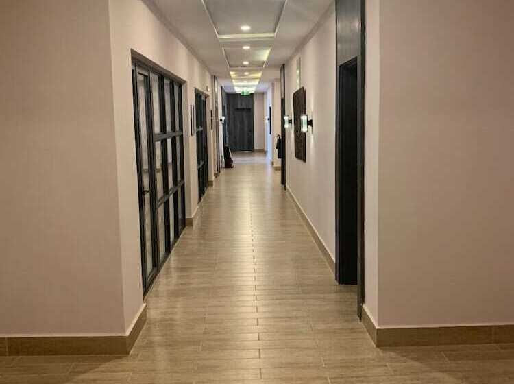 هتل Solace Suits & Homes