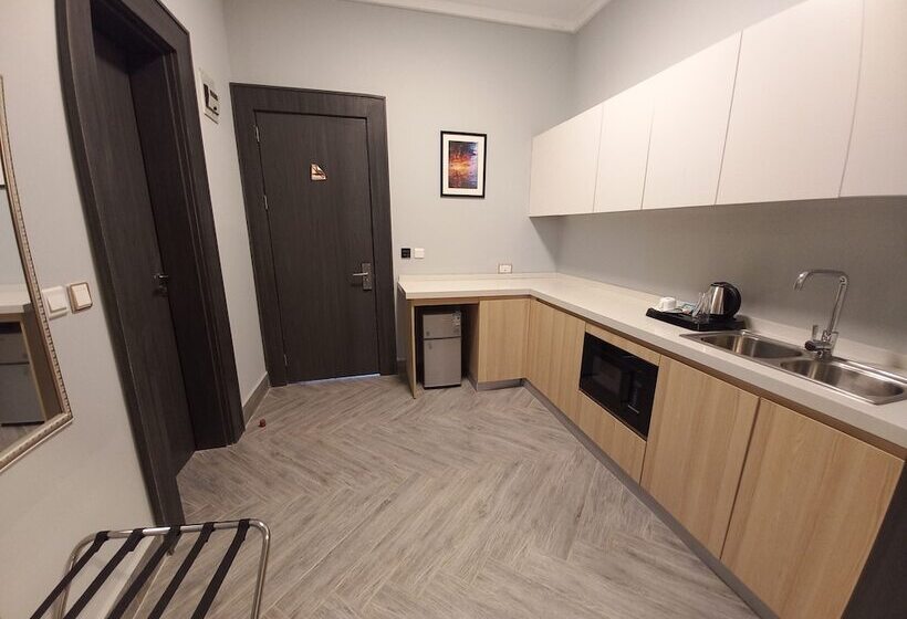 هتل Solace Suits & Homes