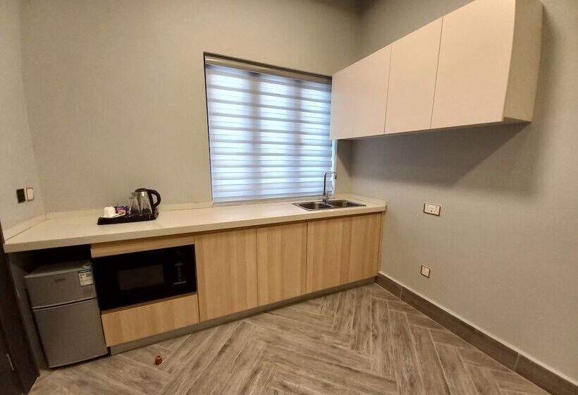 هتل Solace Suits & Homes