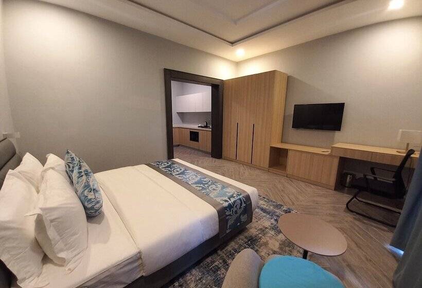 هتل Solace Suits & Homes