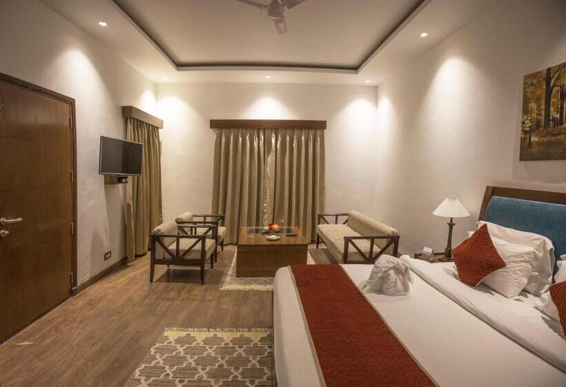 هتل Welcomheritage Tarangi Ramganga Resort