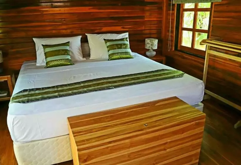 تختخواب و صبحانه Samui Blue Bird