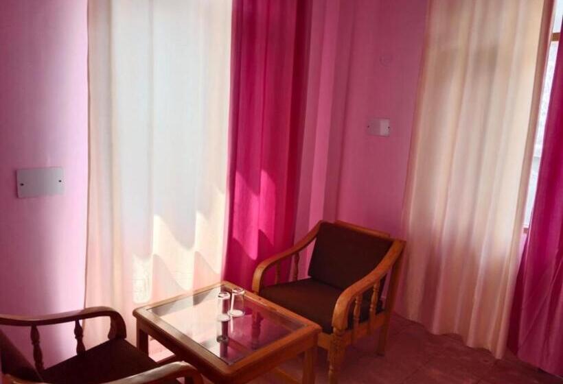 בית מלון כפרי Fab Forest Retreat