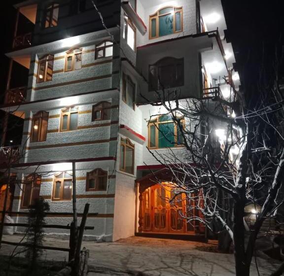 בית מלון כפרי Fab Forest Retreat