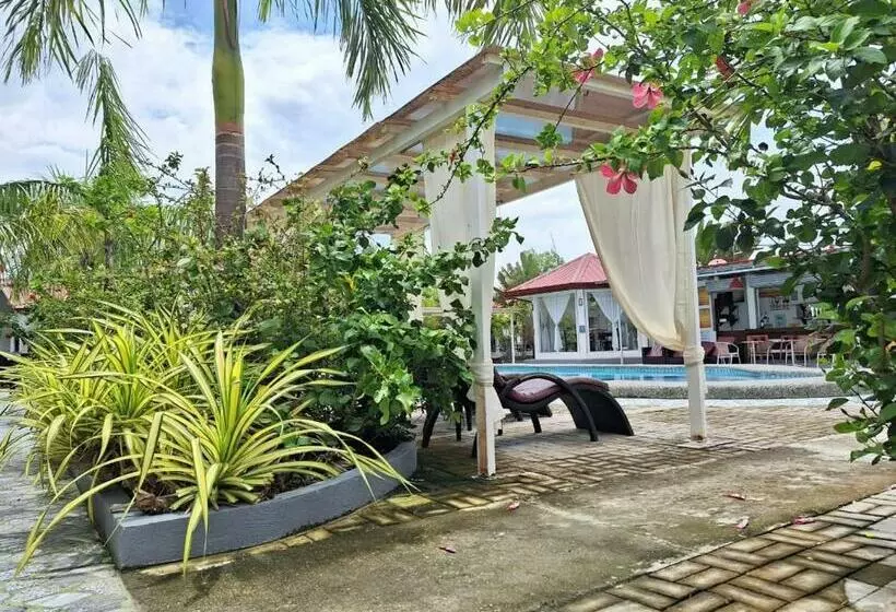 ホテル Garden Village Resort