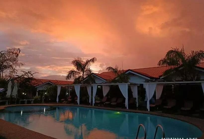 ホテル Garden Village Resort