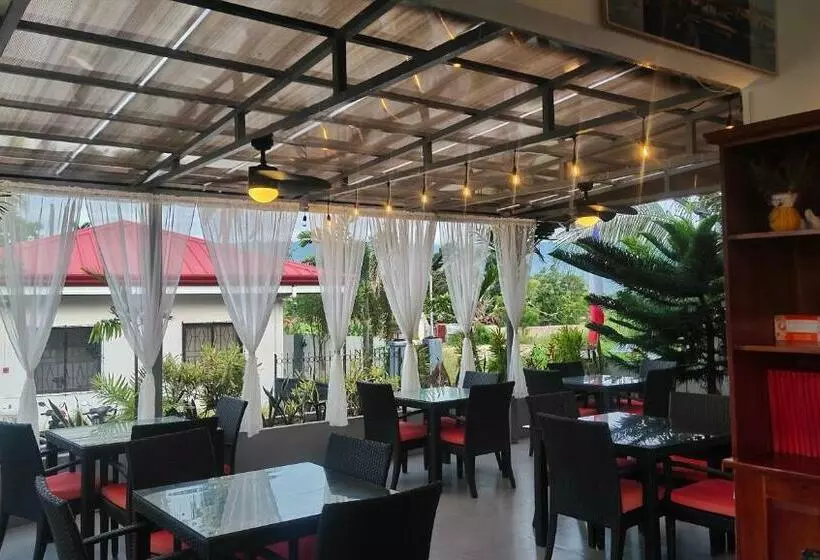 ホテル Garden Village Resort