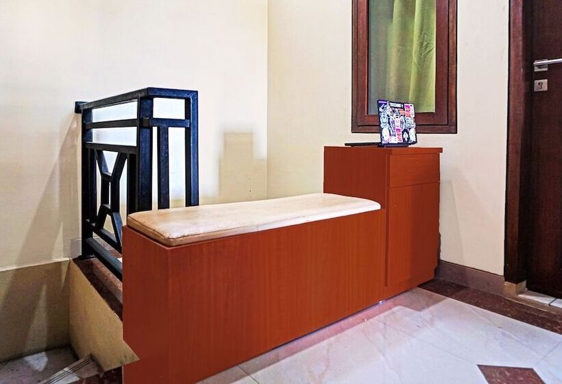 בית מלון כפרי Oyo 91649 Orange Homestay Makassar