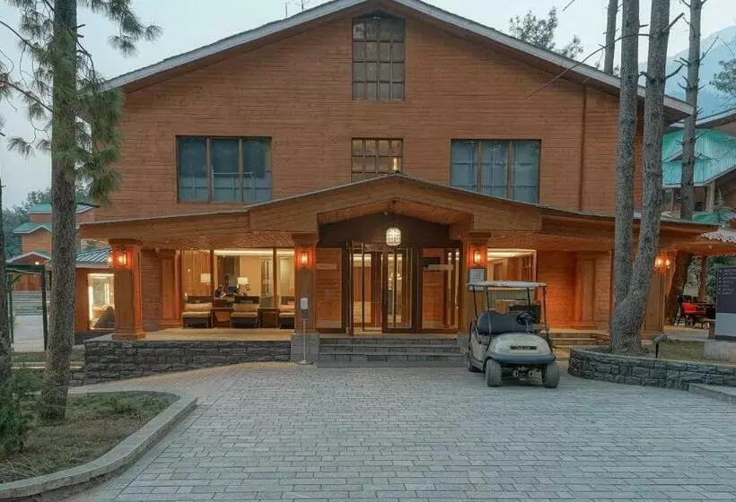 ホテル Radisson Golf Resort Pahalgam