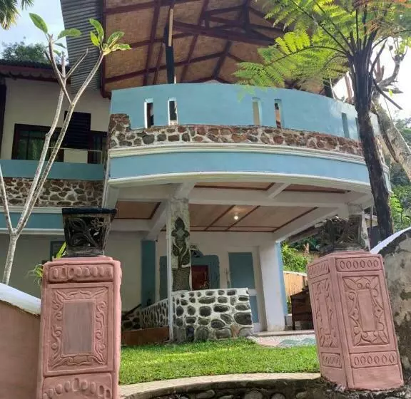 ペンション Aussie Inn Bukit Lawang