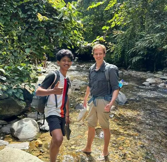 ペンション Aussie Inn Bukit Lawang