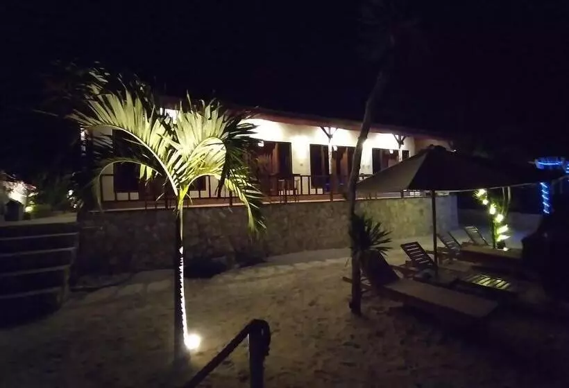 Majatalo Double A Beach House