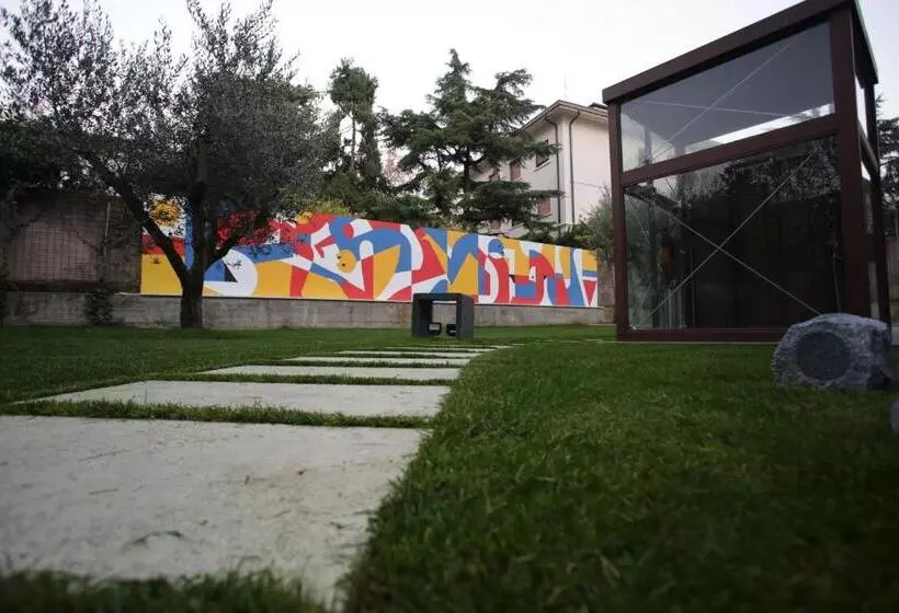 Stravagante Hostel & Rooms