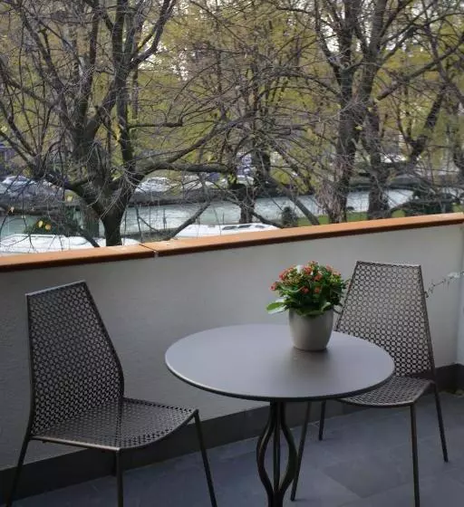 Stravagante Hostel & Rooms