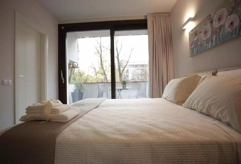 Stravagante Hostel & Rooms