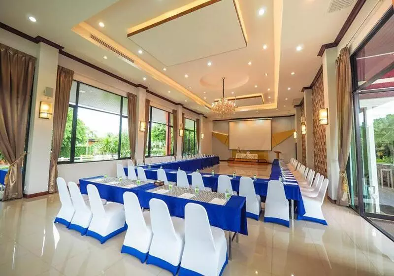 The Canal Garden Resort