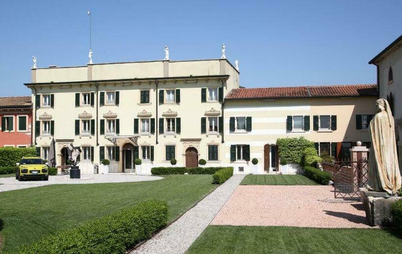 تختخواب و صبحانه Madonna Villa Baietta