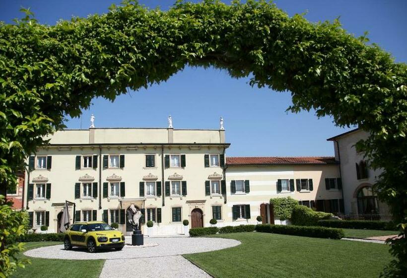 تختخواب و صبحانه Madonna Villa Baietta