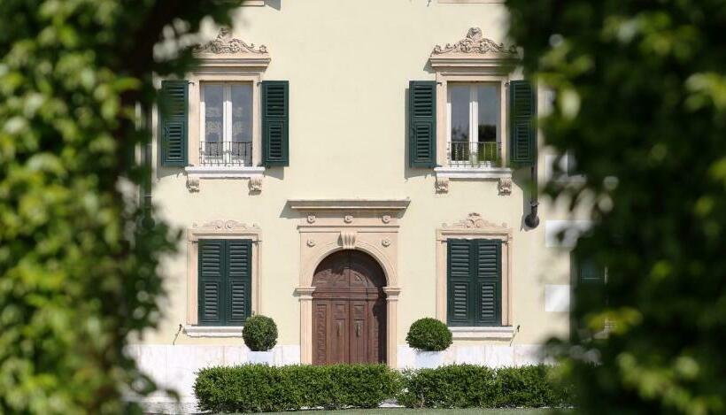 تختخواب و صبحانه Madonna Villa Baietta