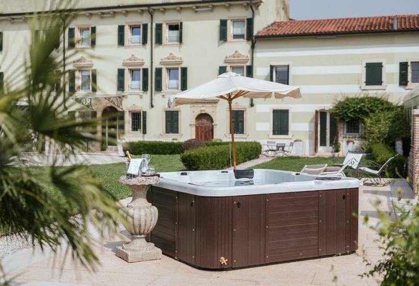 تختخواب و صبحانه Madonna Villa Baietta