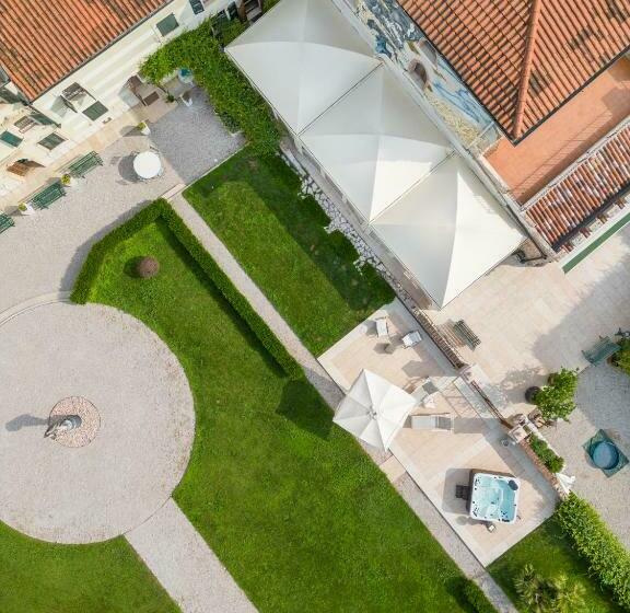 تختخواب و صبحانه Madonna Villa Baietta