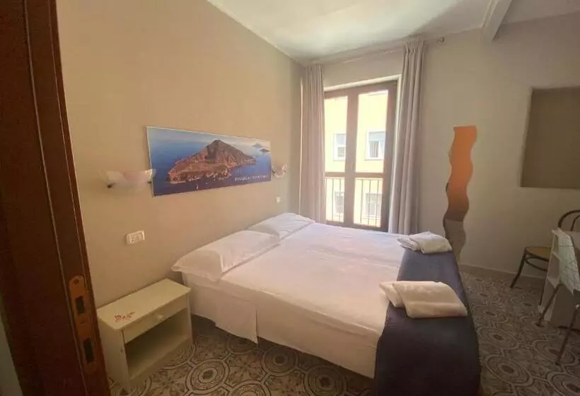 ベッドアンドブレックファースト Phenicusa