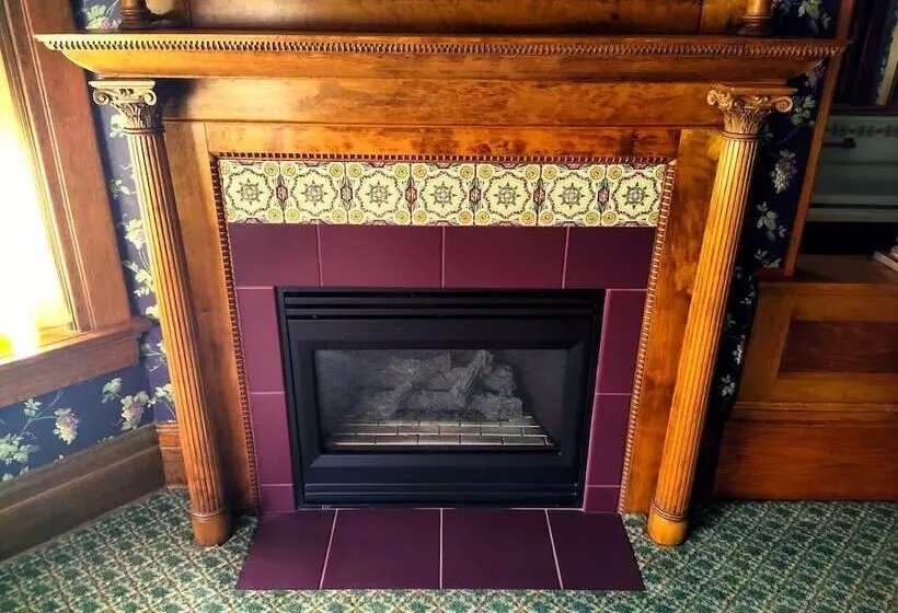 ベッドアンドブレックファースト The Weis Mansion