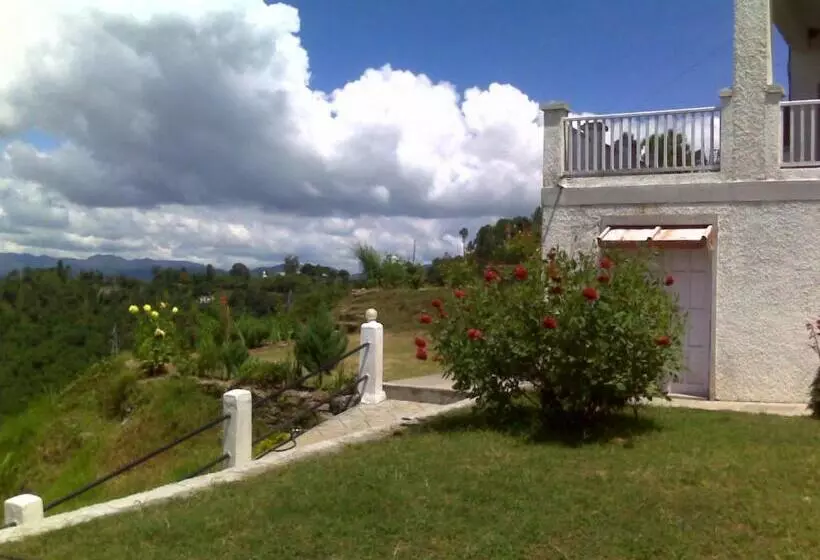 Hotelli Cosmos Himalayan Villas