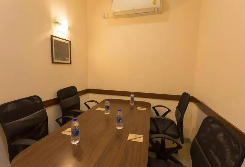 هتل Ginger Noida 63