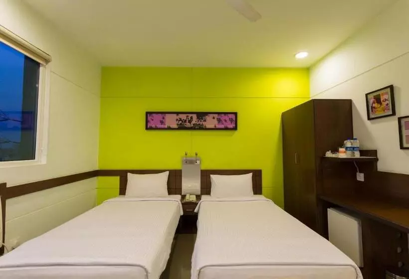 هتل Ginger Noida 63