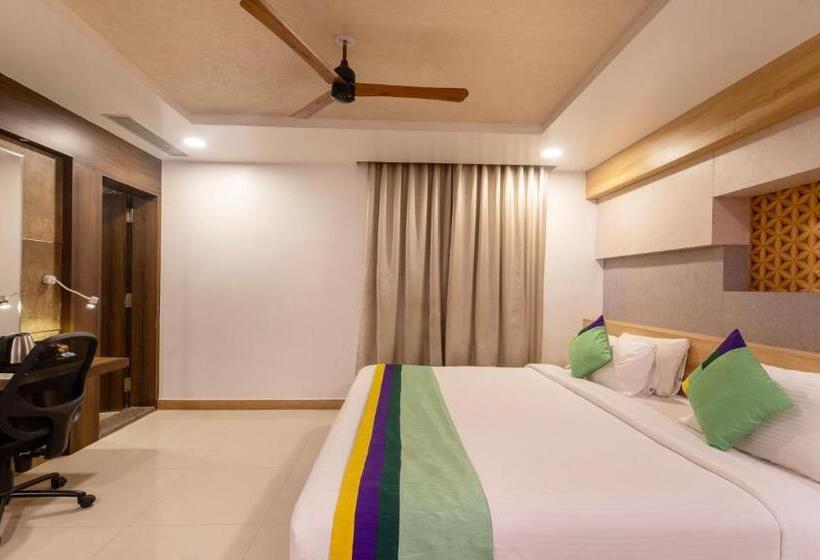 Hotel Treebo Golden Swan Pammal