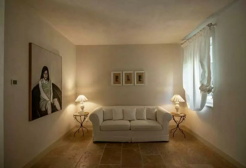 استراحتگاه Castello Camemi