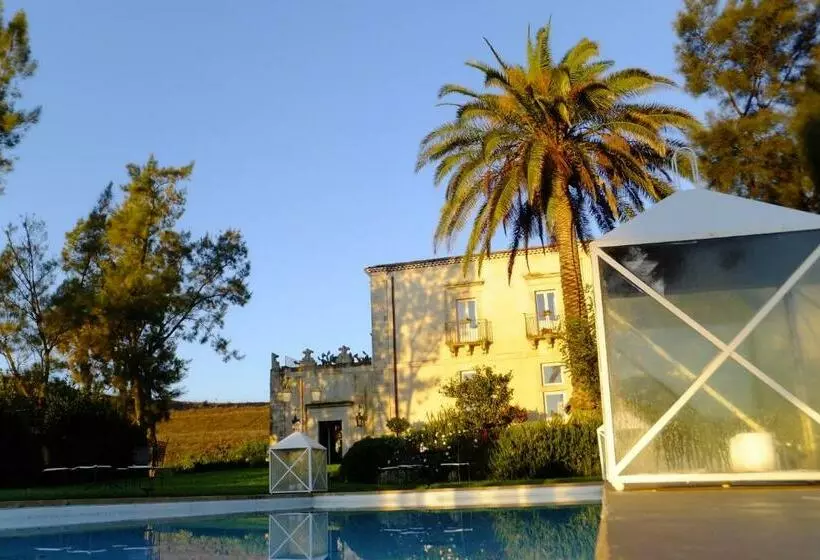 استراحتگاه Castello Camemi