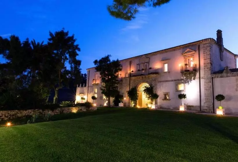 استراحتگاه Castello Camemi
