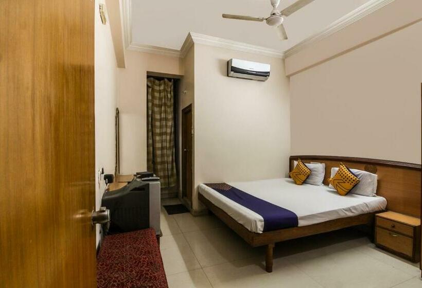 Fabhotel Rk Residency   Nr Begumpet Metro Station