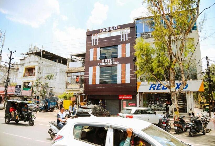 ホテル Abhinanadan