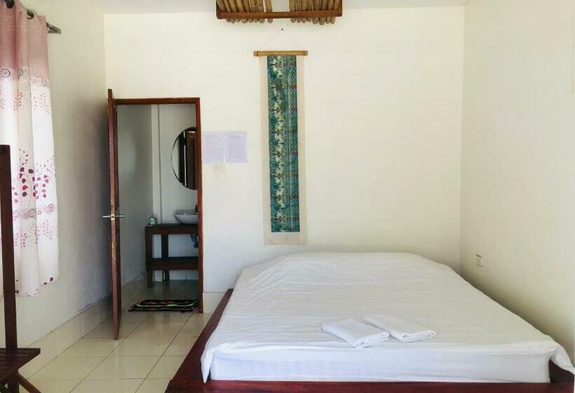 בית מלון כפרי Jungle Paradise Vangvieng   Bungalows