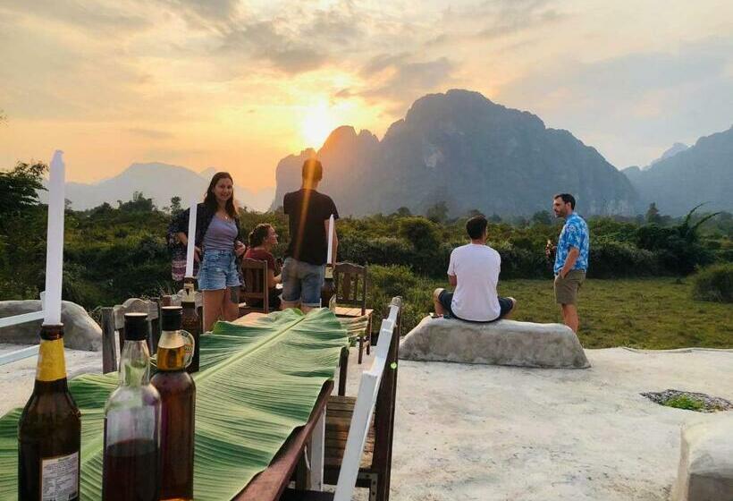 בית מלון כפרי Jungle Paradise Vangvieng   Bungalows